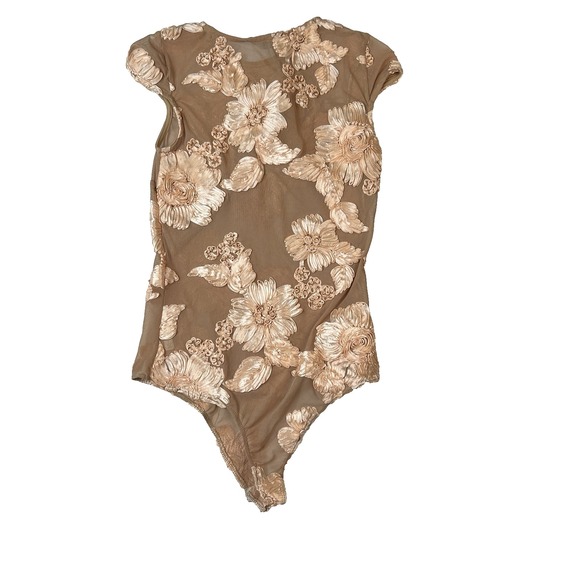 Akira Chicago Black Label Floral Applique Sheer Short Sleeve Bodysuit Sz Sm Nude - Picture 2 of 12